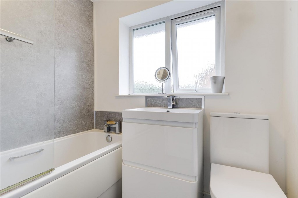 Bloomsbury Drive, Nuthall, NG16