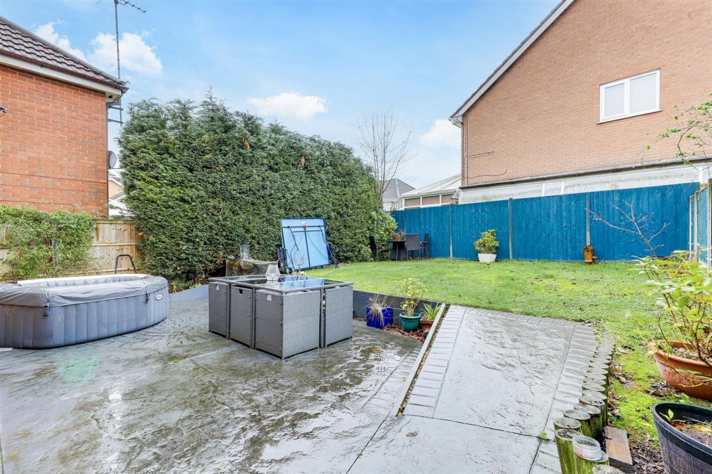 Bloomsbury Drive, Nuthall, NG16