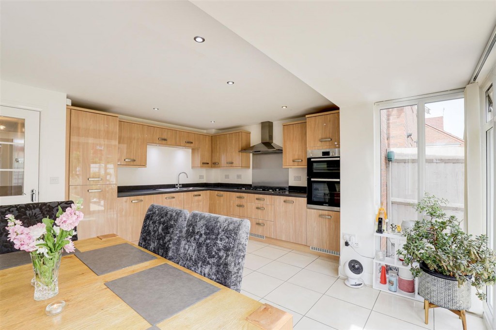 Hobben Crescent, Hucknall, NG15