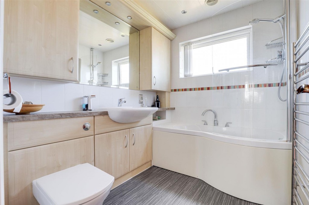 Farm Avenue, Hucknall, NG15
