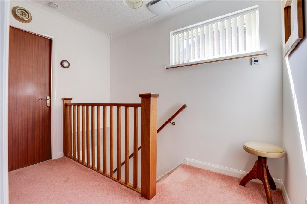 Farm Avenue, Hucknall, NG15