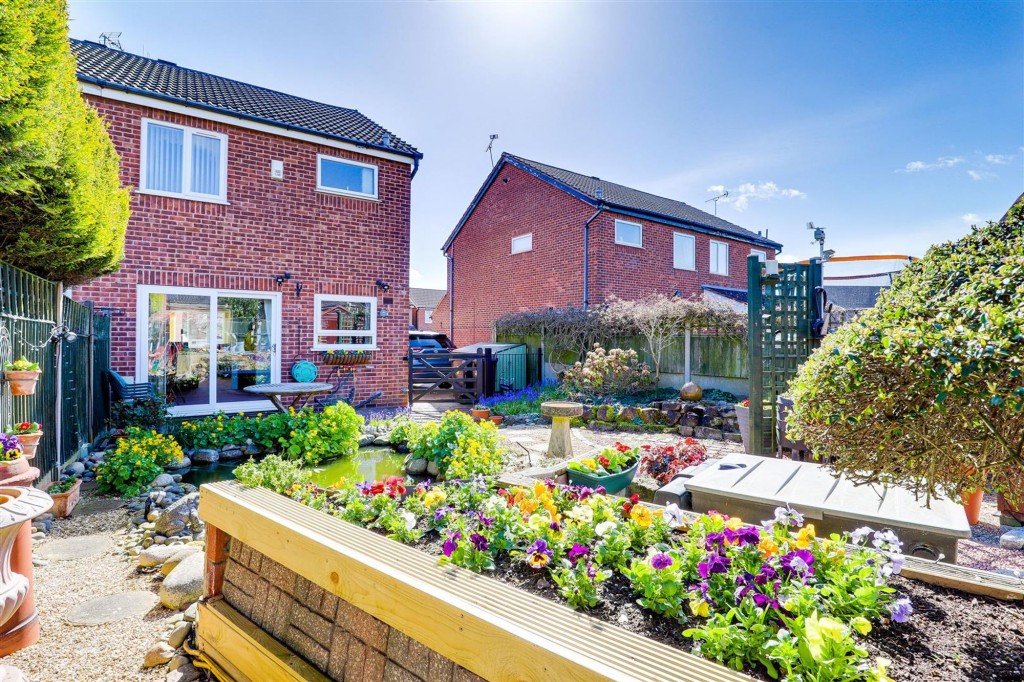 Farm Avenue, Hucknall, NG15