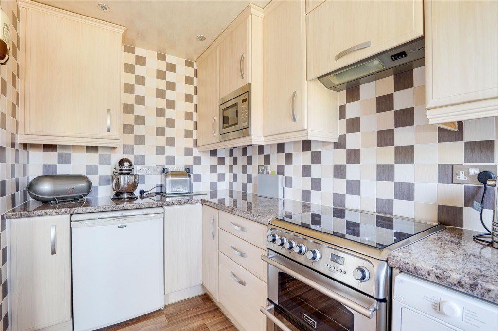 Farm Avenue, Hucknall, NG15