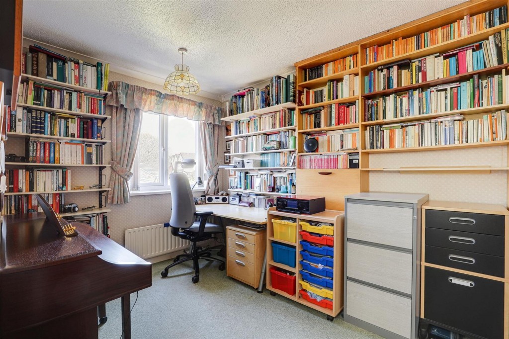 Farm Avenue, Hucknall, NG15