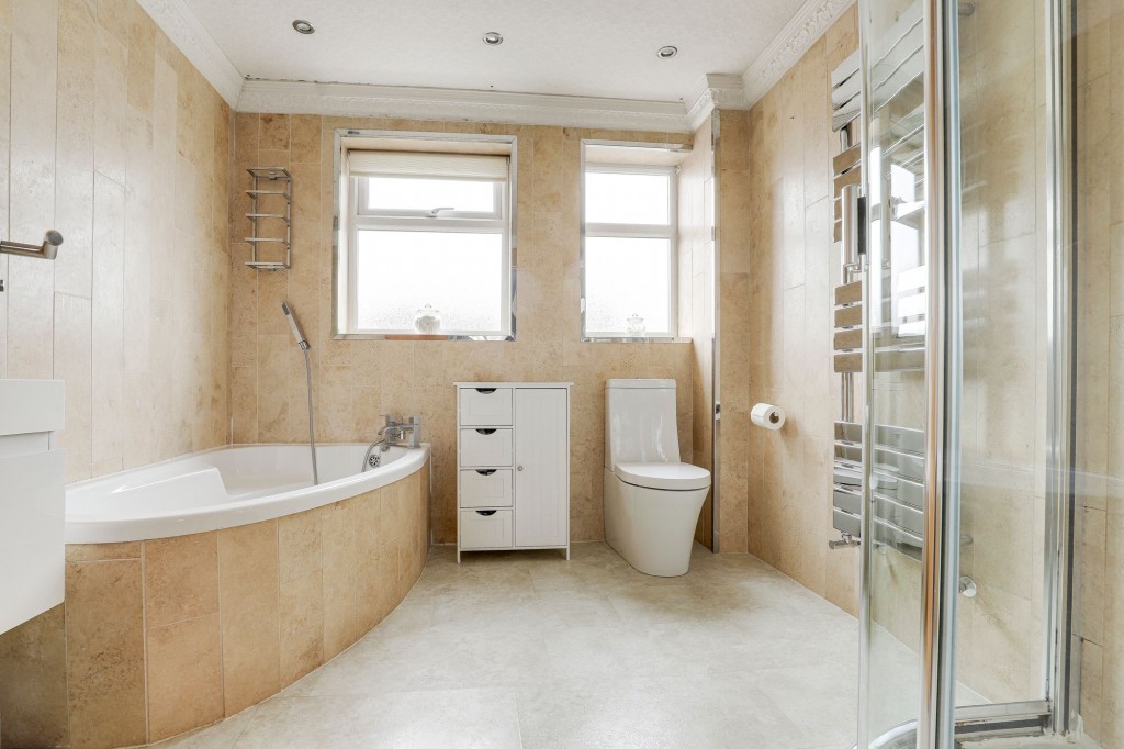 Standhill Avenue, Carlton, NG4