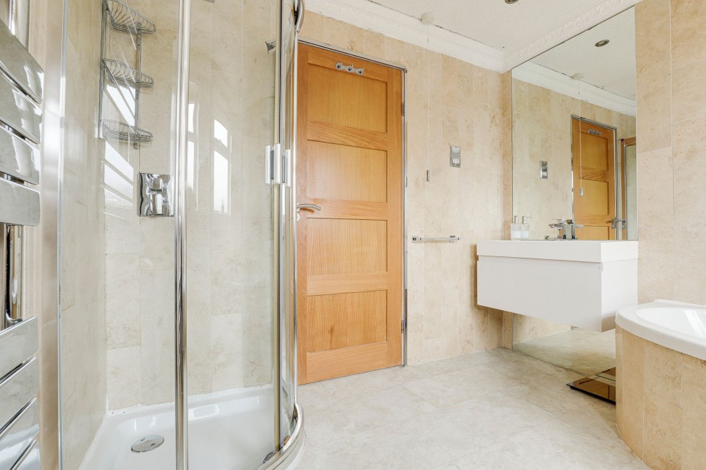 Standhill Avenue, Carlton, NG4