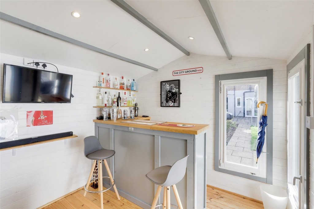 Thorneywood Road, Long Eaton, NG10