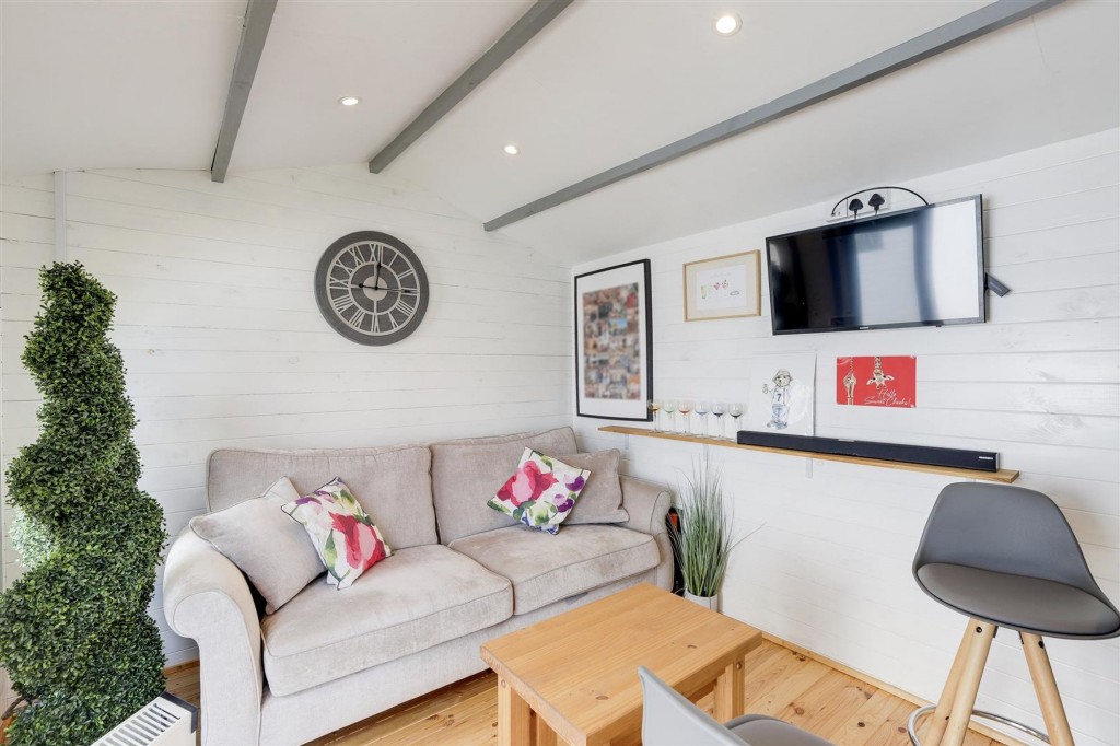 Thorneywood Road, Long Eaton, NG10