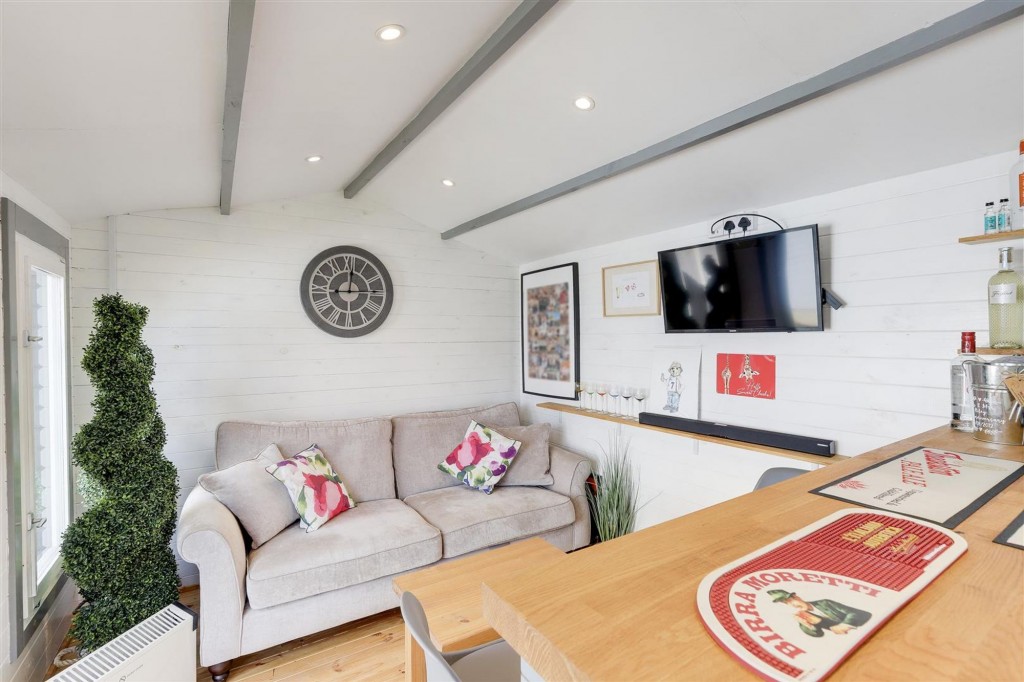 Thorneywood Road, Long Eaton, NG10