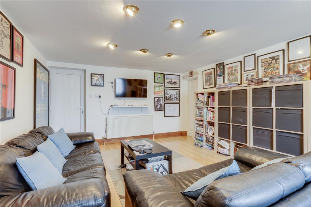 Thorneywood Road, Long Eaton, NG10