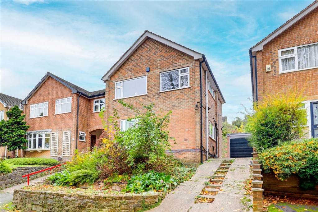 County Road, Gedling, NG4