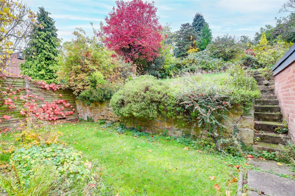 County Road, Gedling, NG4