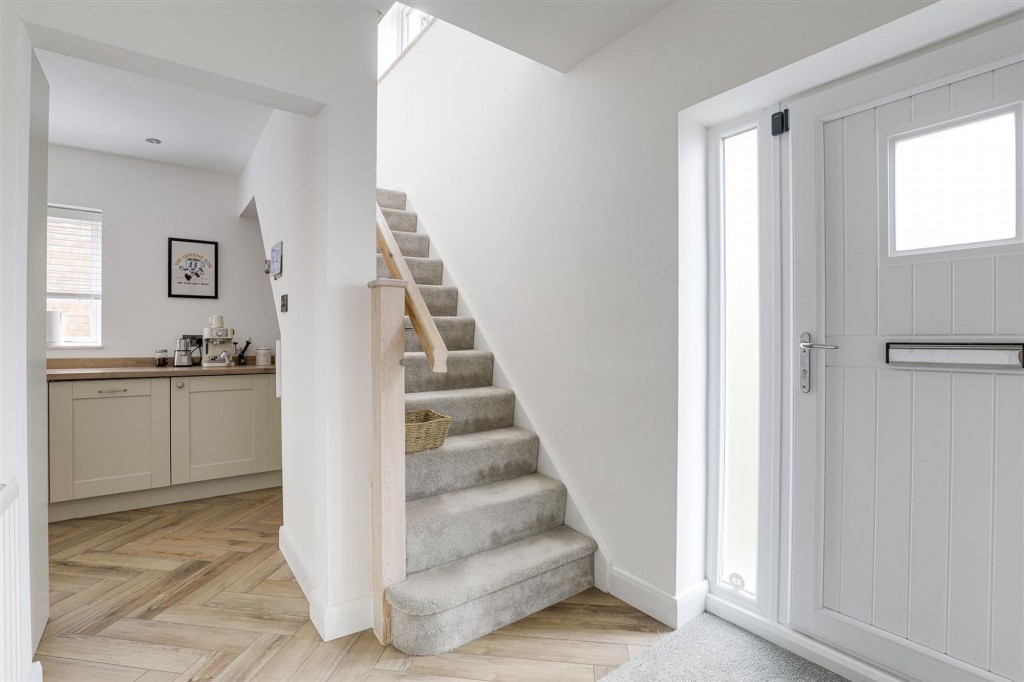 County Road, Gedling, NG4