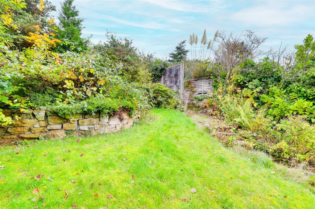 County Road, Gedling, NG4