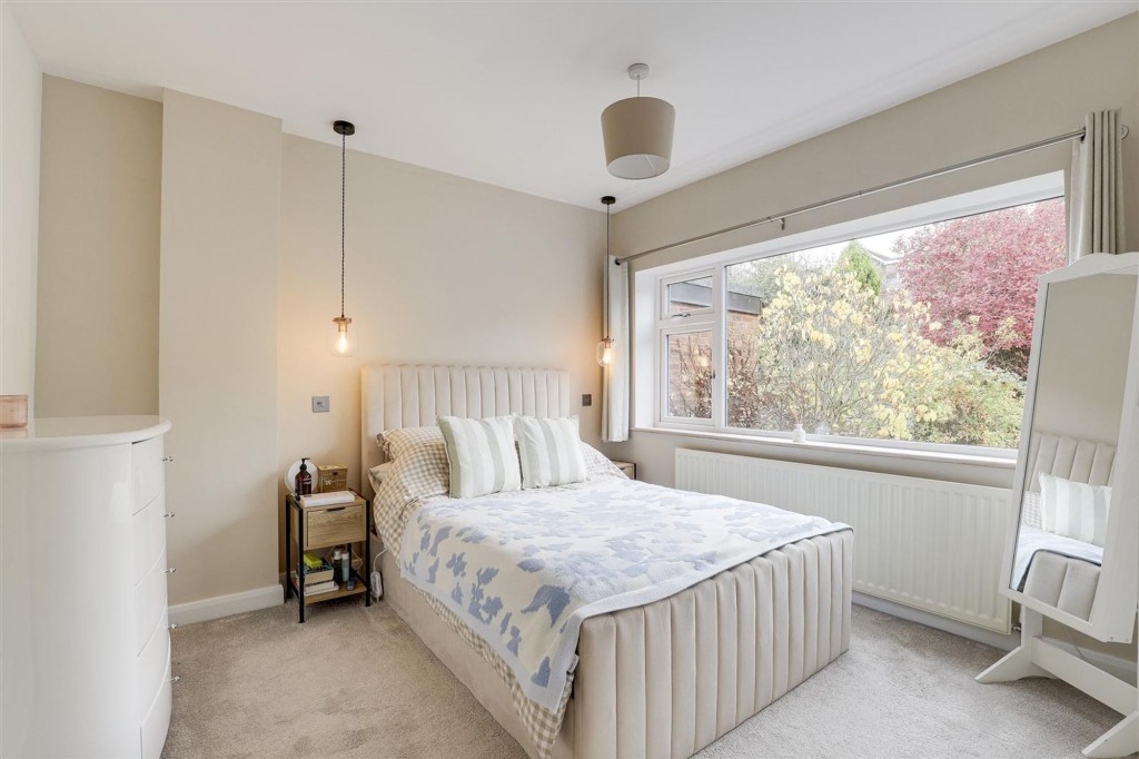 County Road, Gedling, NG4
