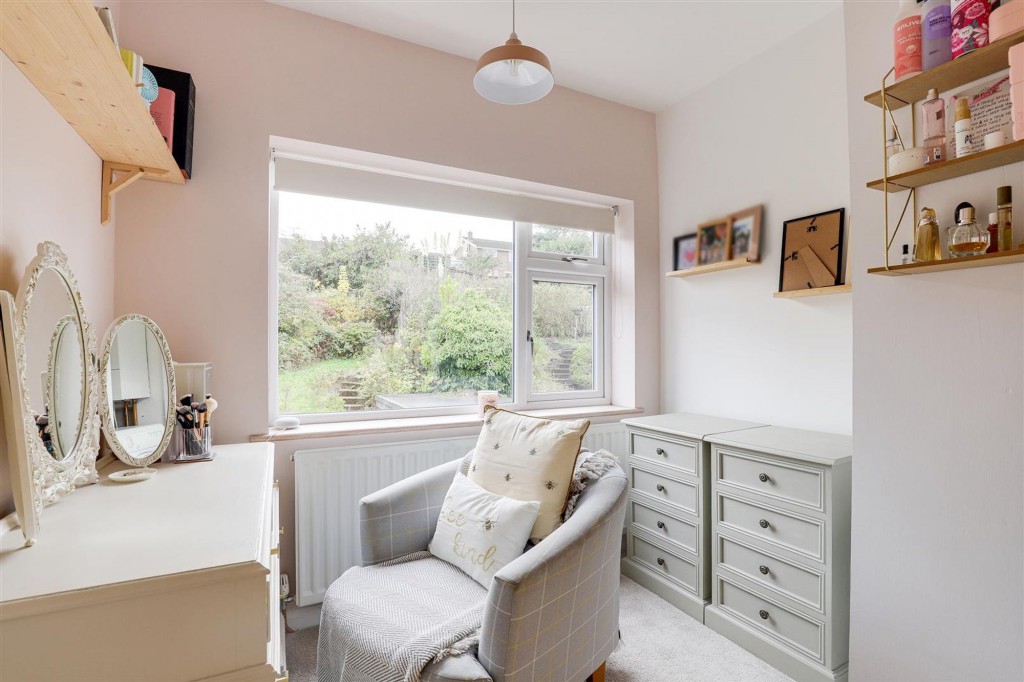 County Road, Gedling, NG4