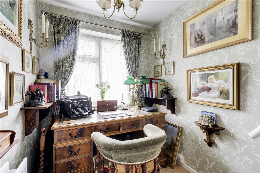 Willow Crescent, Gedling, NG4