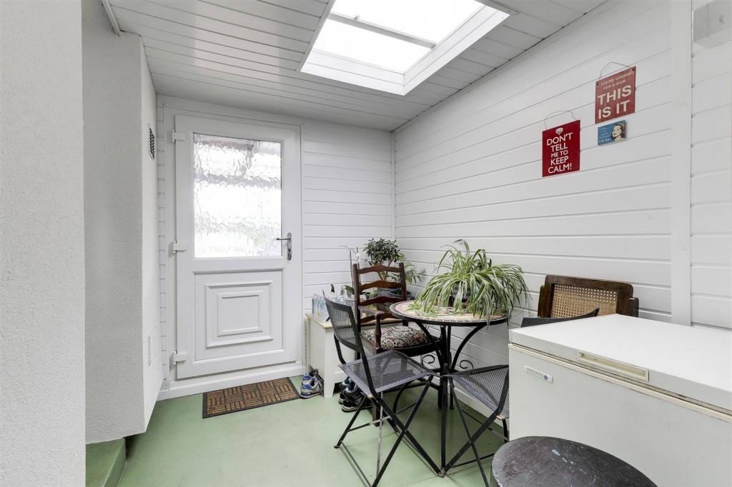 Canver Close, Nottingham, NG8