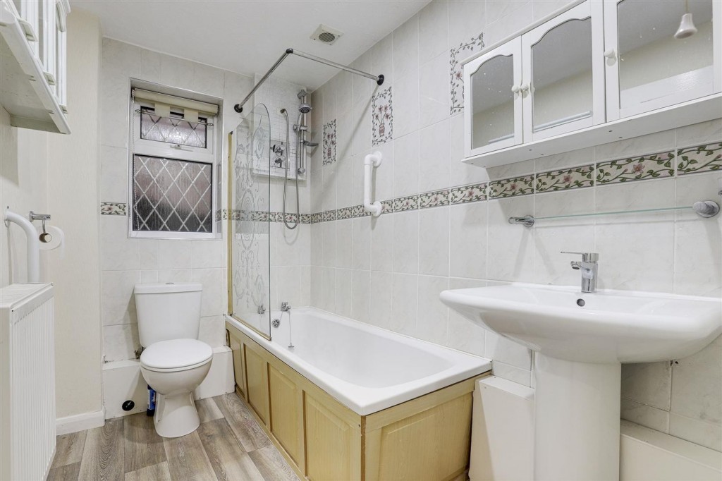 Rothbury Avenue, Trowell, NG9