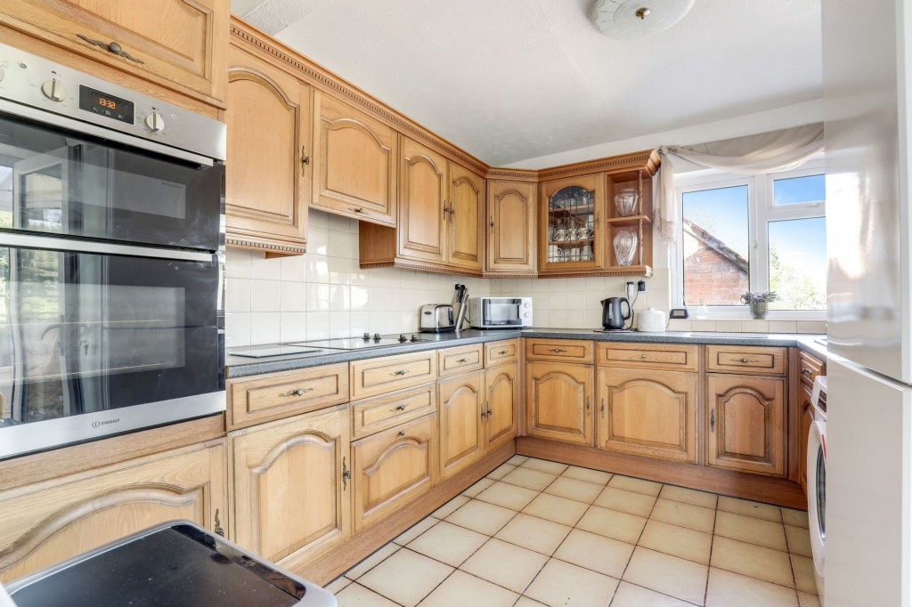 Ton Lane, Lowdham, NG14