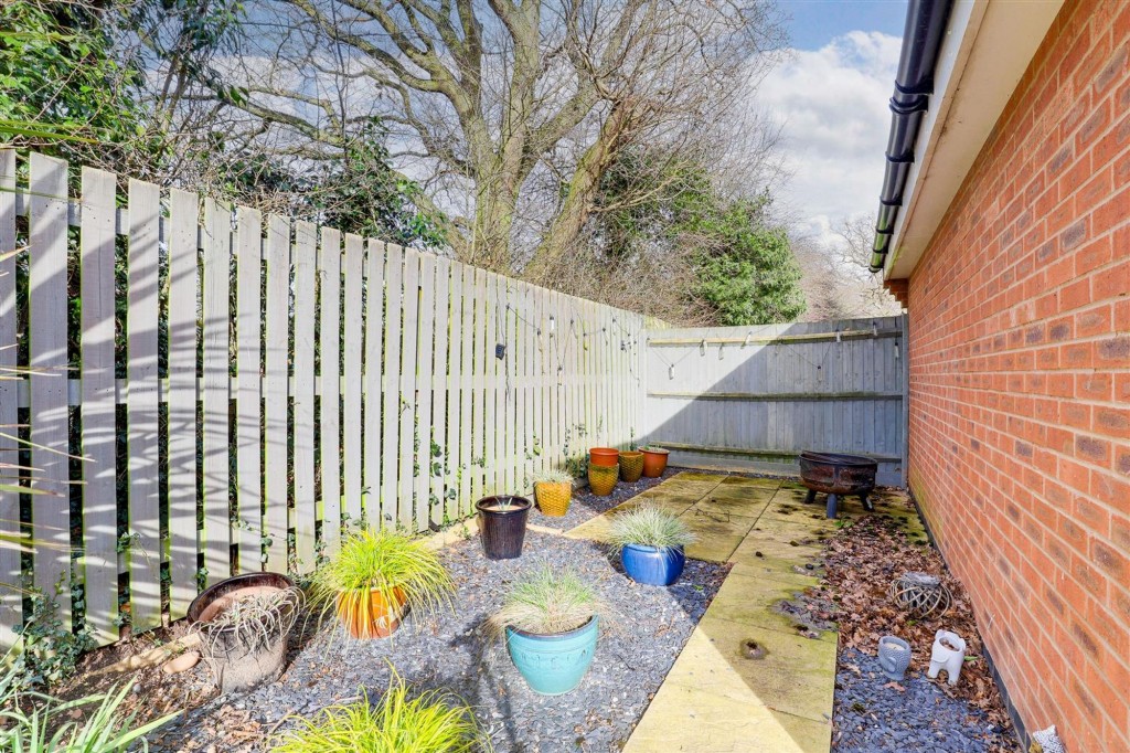 Peregrine Road, Hucknall, NG15