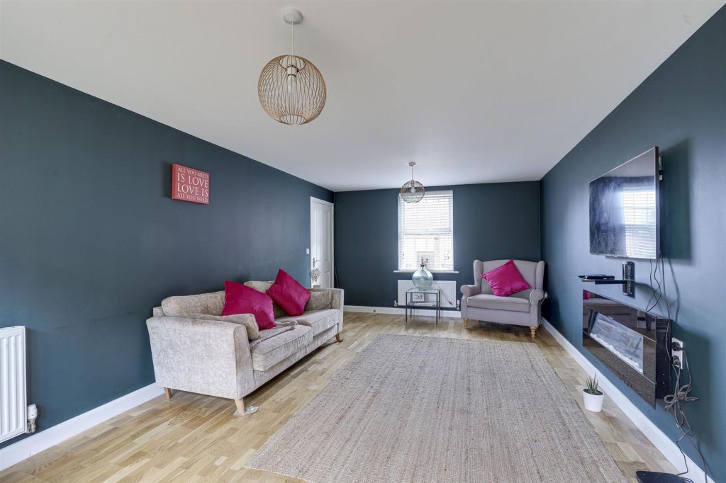Peregrine Road, Hucknall, NG15