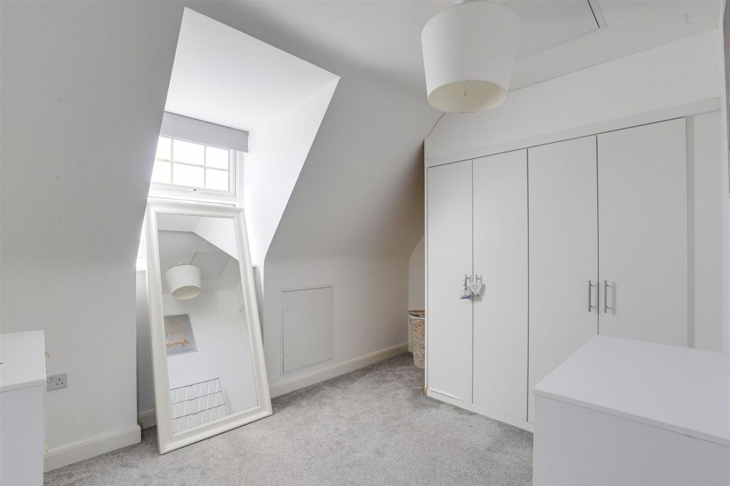 Peregrine Road, Hucknall, NG15