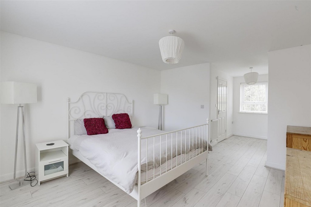 Peregrine Road, Hucknall, NG15