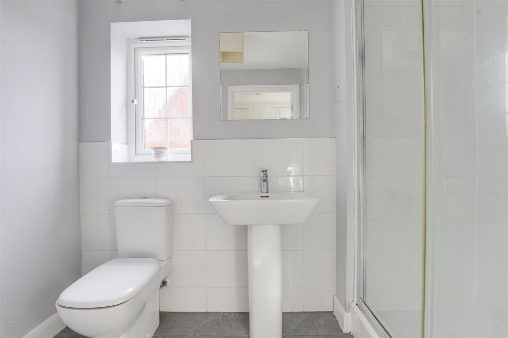 Peregrine Road, Hucknall, NG15