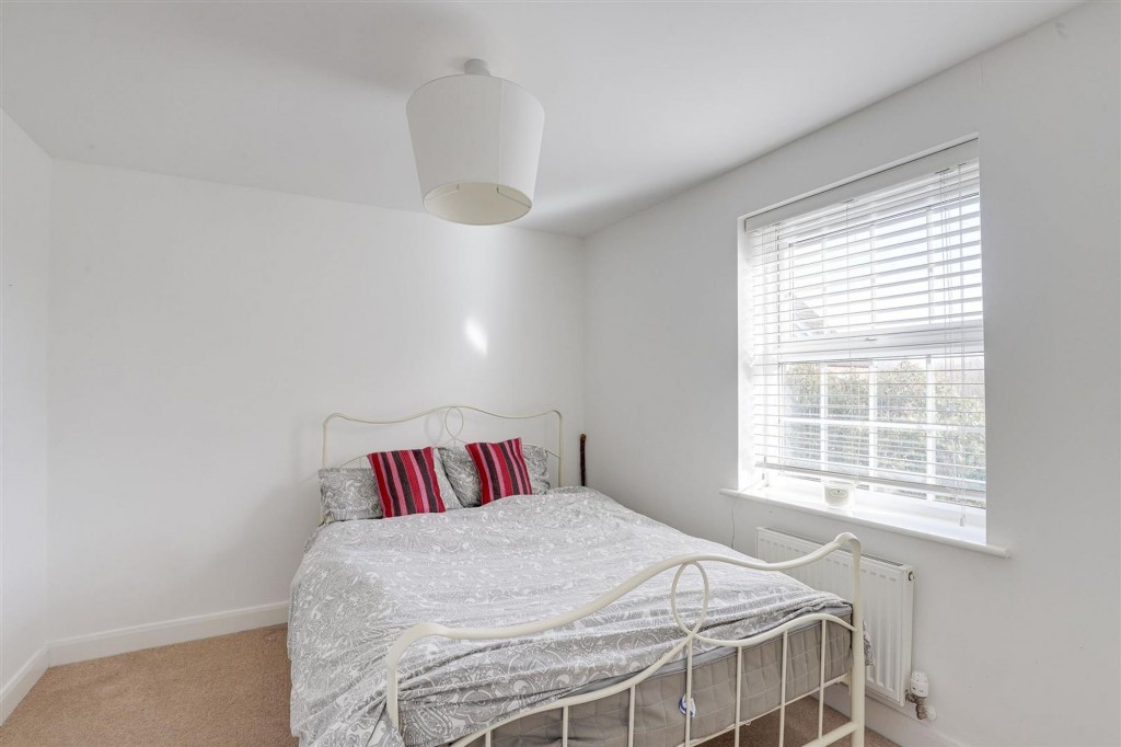 Peregrine Road, Hucknall, NG15