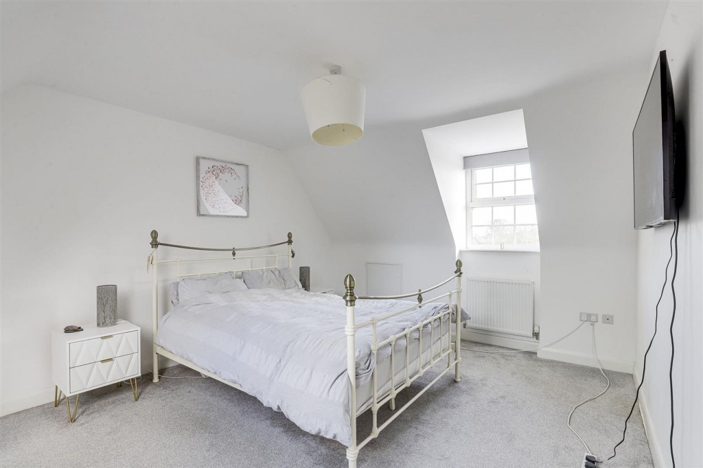 Peregrine Road, Hucknall, NG15