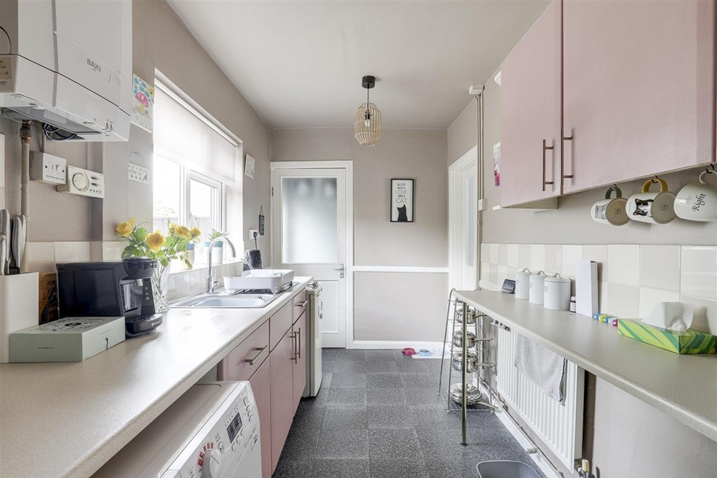 Manton Crescent, Beeston, NG9