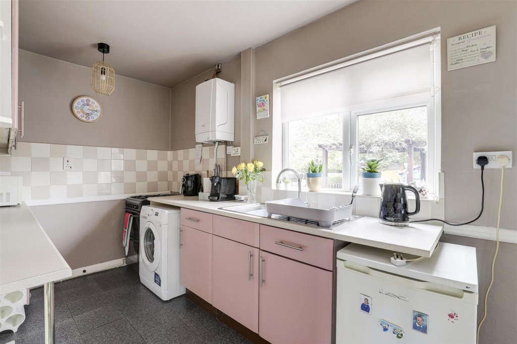 Manton Crescent, Beeston, NG9