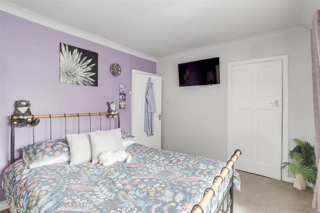 Manton Crescent, Beeston, NG9