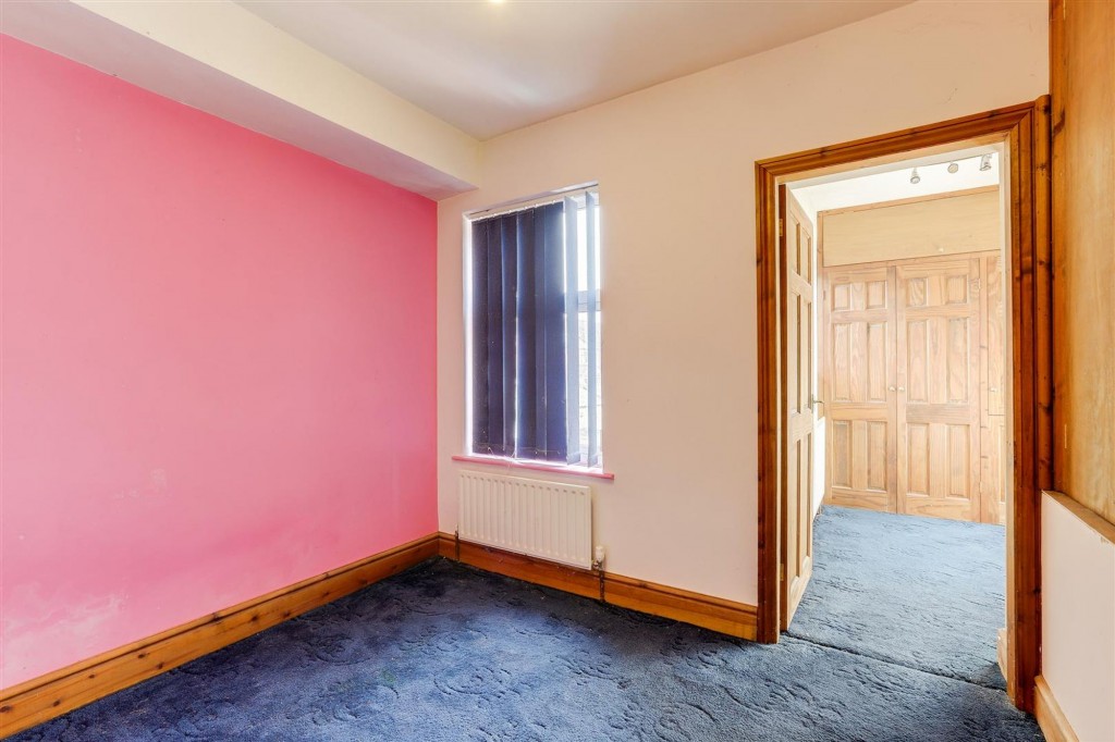 Queen Street, Hucknall, NG15