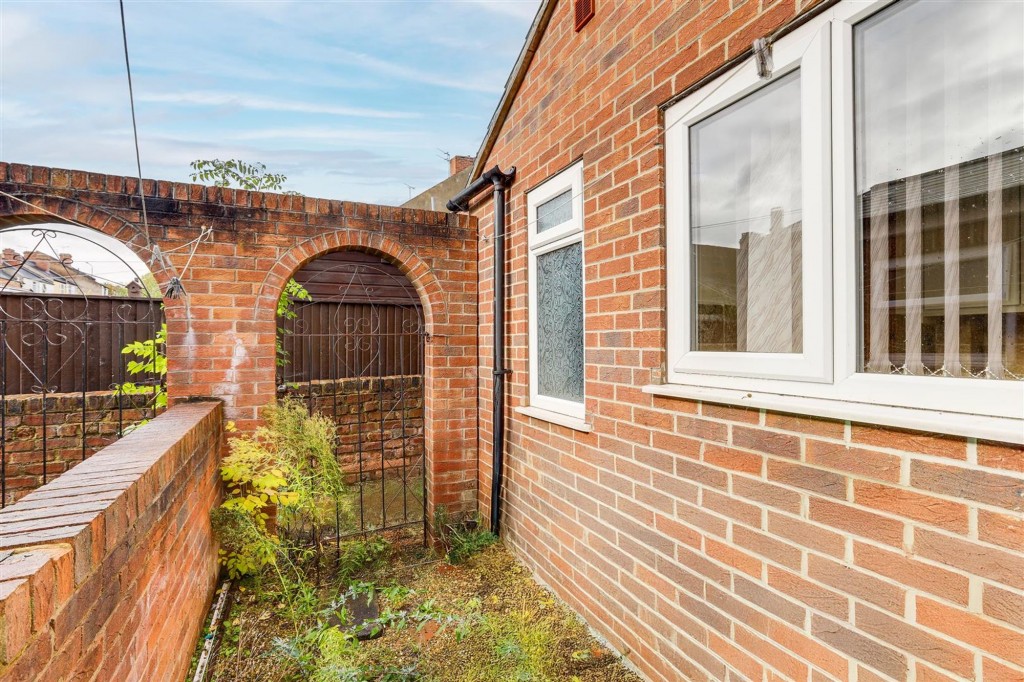 Queen Street, Hucknall, NG15