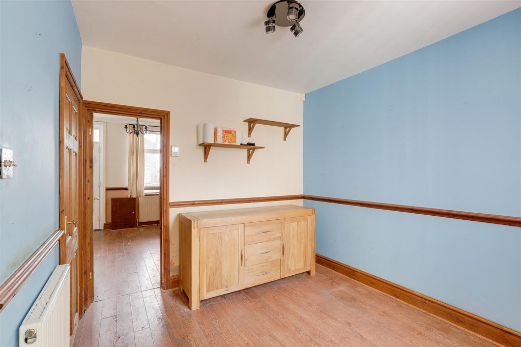 Queen Street, Hucknall, NG15