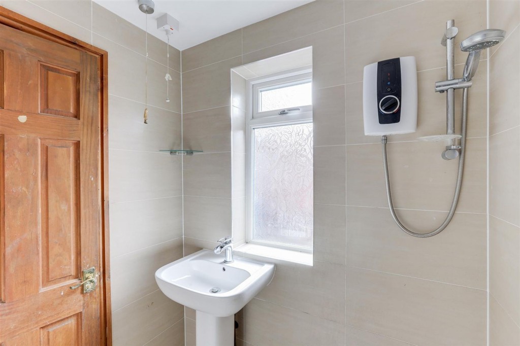 Queen Street, Hucknall, NG15