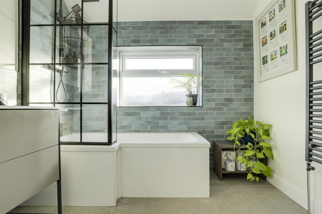 Loughborough Road, West Bridgford, NG2