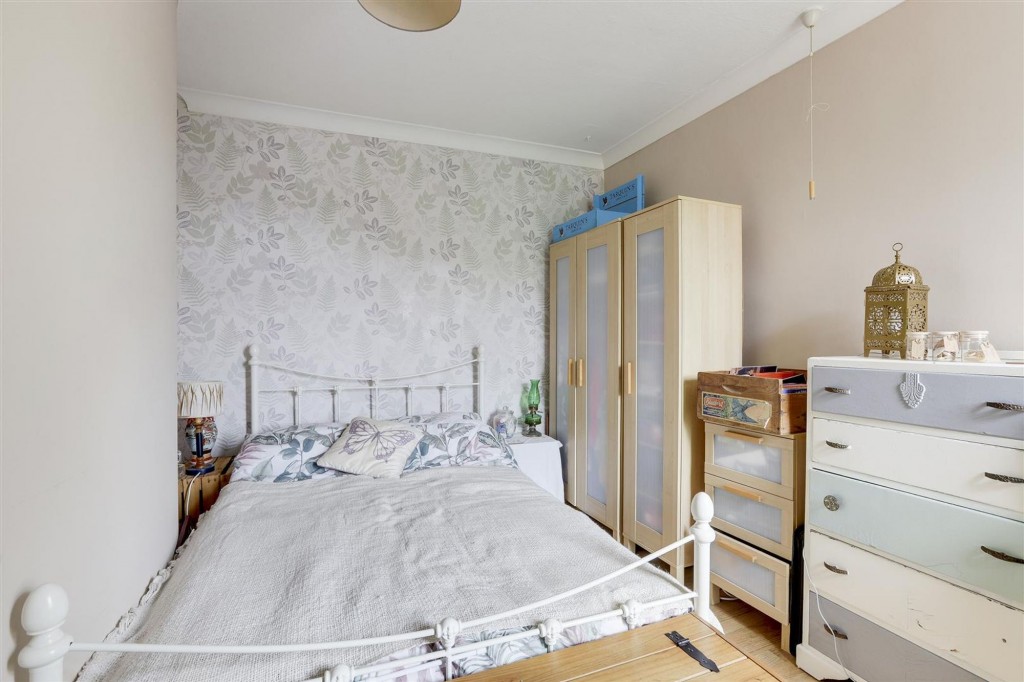 Victoria Avenue, Draycott, DE72