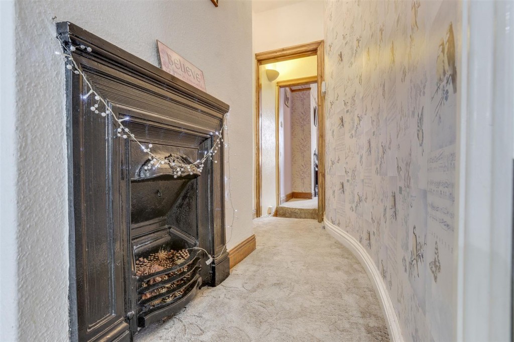 Victoria Avenue, Draycott, DE72