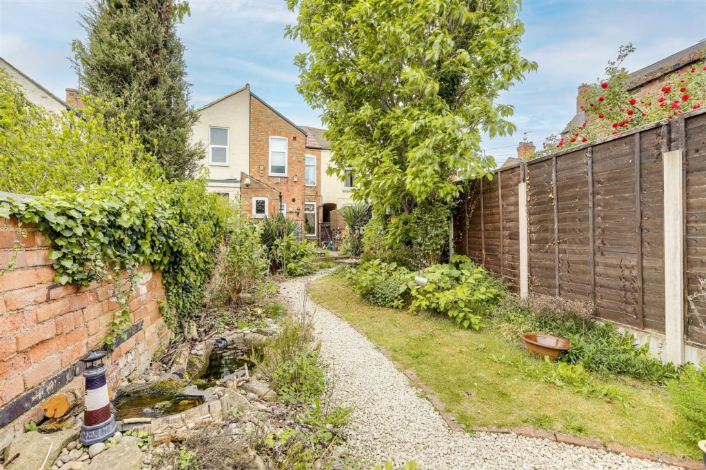 Victoria Avenue, Draycott, DE72