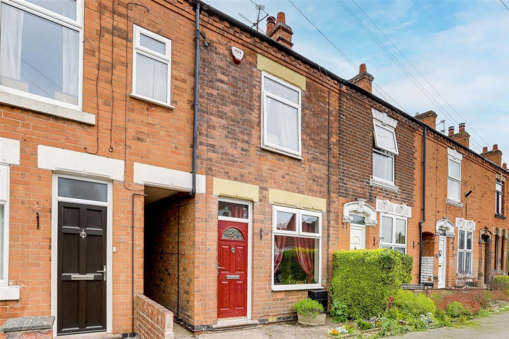 Victoria Avenue, Draycott, DE72