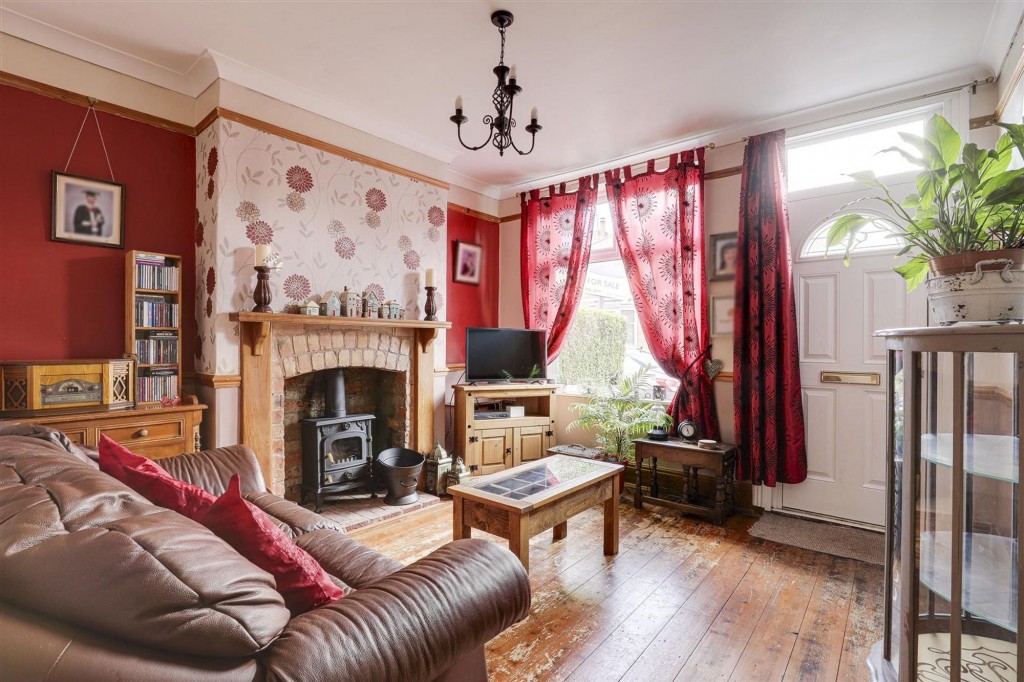 Victoria Avenue, Draycott, DE72