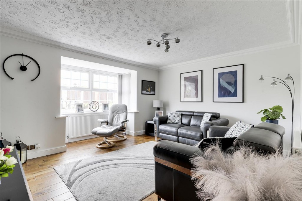 Larch Close, Arnold, NG5