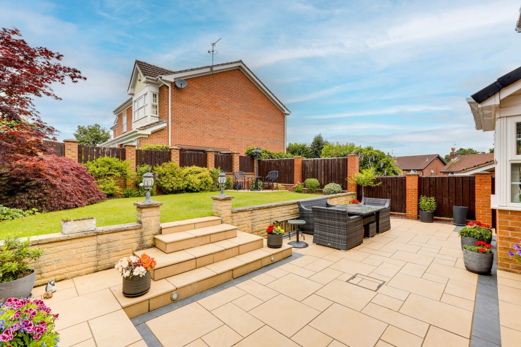 Larch Close, Arnold, NG5