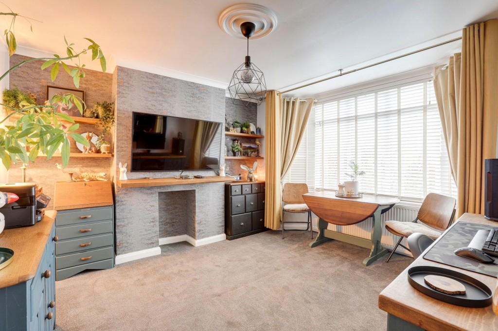 Burnside Drive, Bramcote, NG9