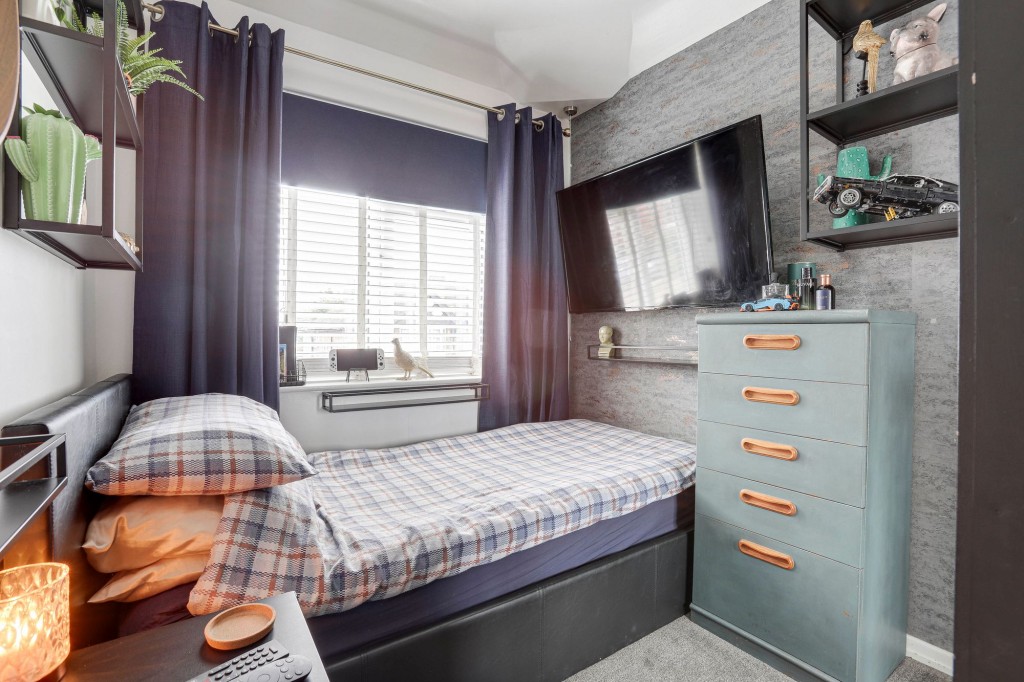 Burnside Drive, Bramcote, NG9