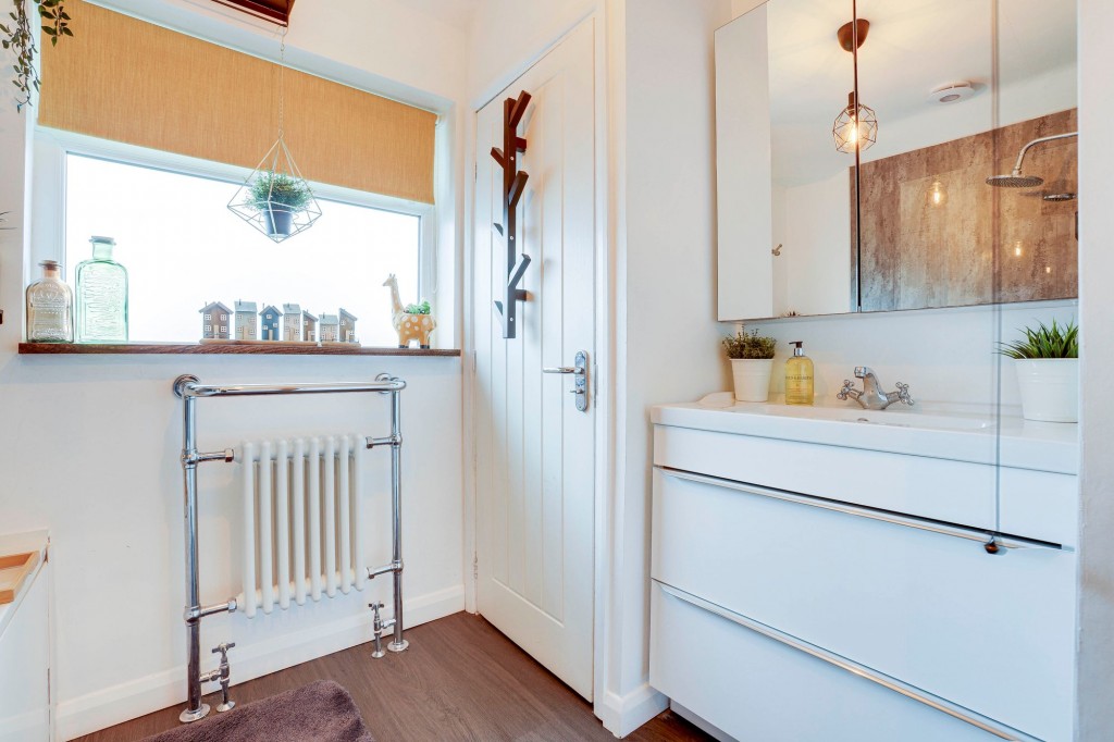 Burnside Drive, Bramcote, NG9