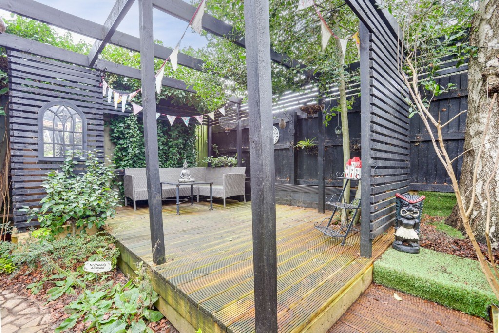 Burnside Drive, Bramcote, NG9